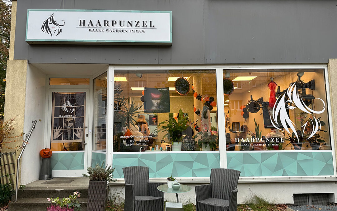 Haarpunzel Fensterberklebung und Werbekasten